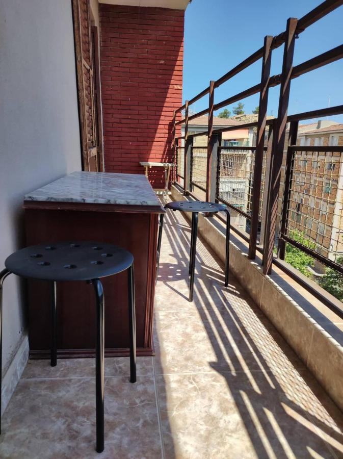 La Habitacion Del Piso Room In The Apartment Alicante Bagian luar foto