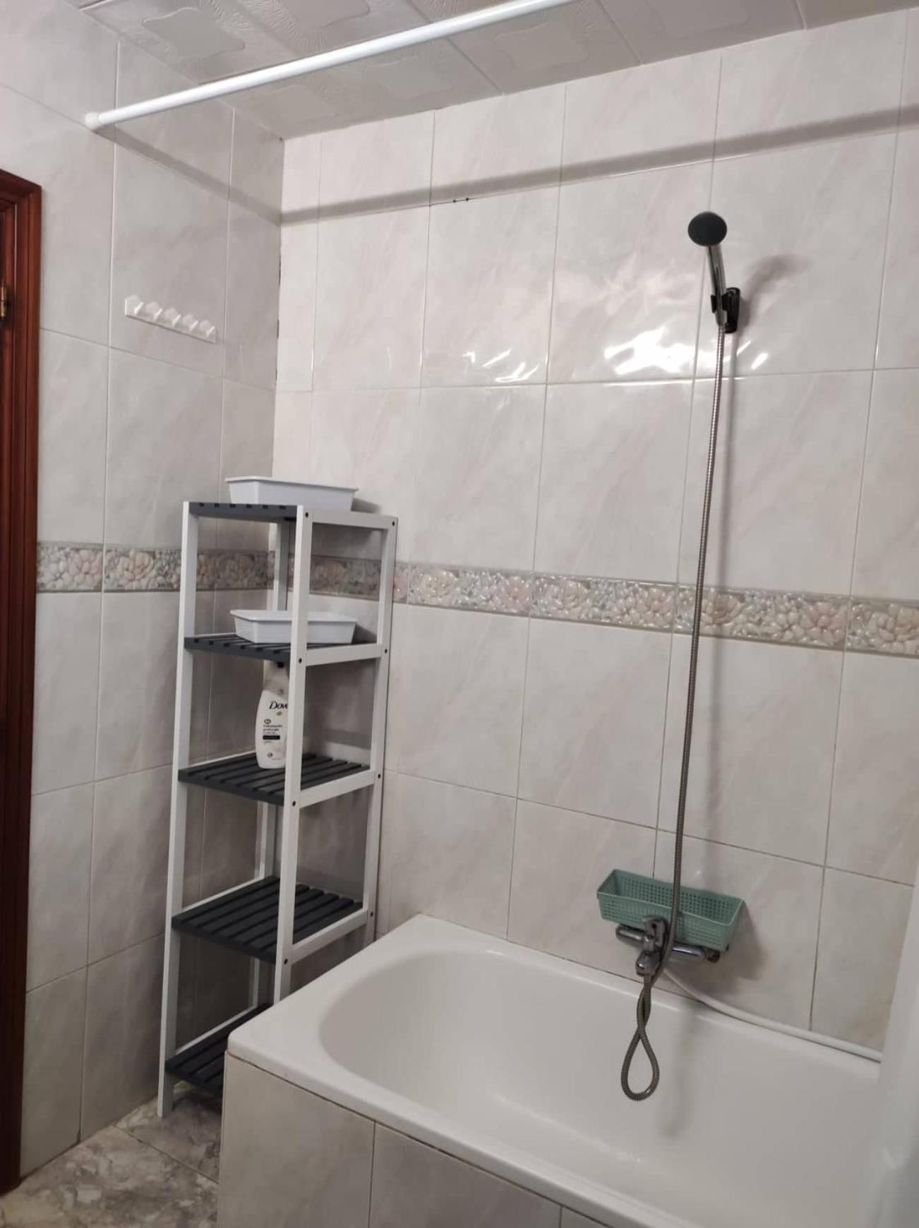 La Habitacion Del Piso Room In The Apartment Alicante Bagian luar foto